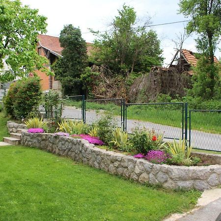 Apartment Paula Слунь Екстер'єр фото