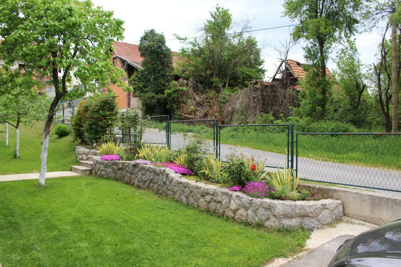 Apartment Paula Слунь Екстер'єр фото